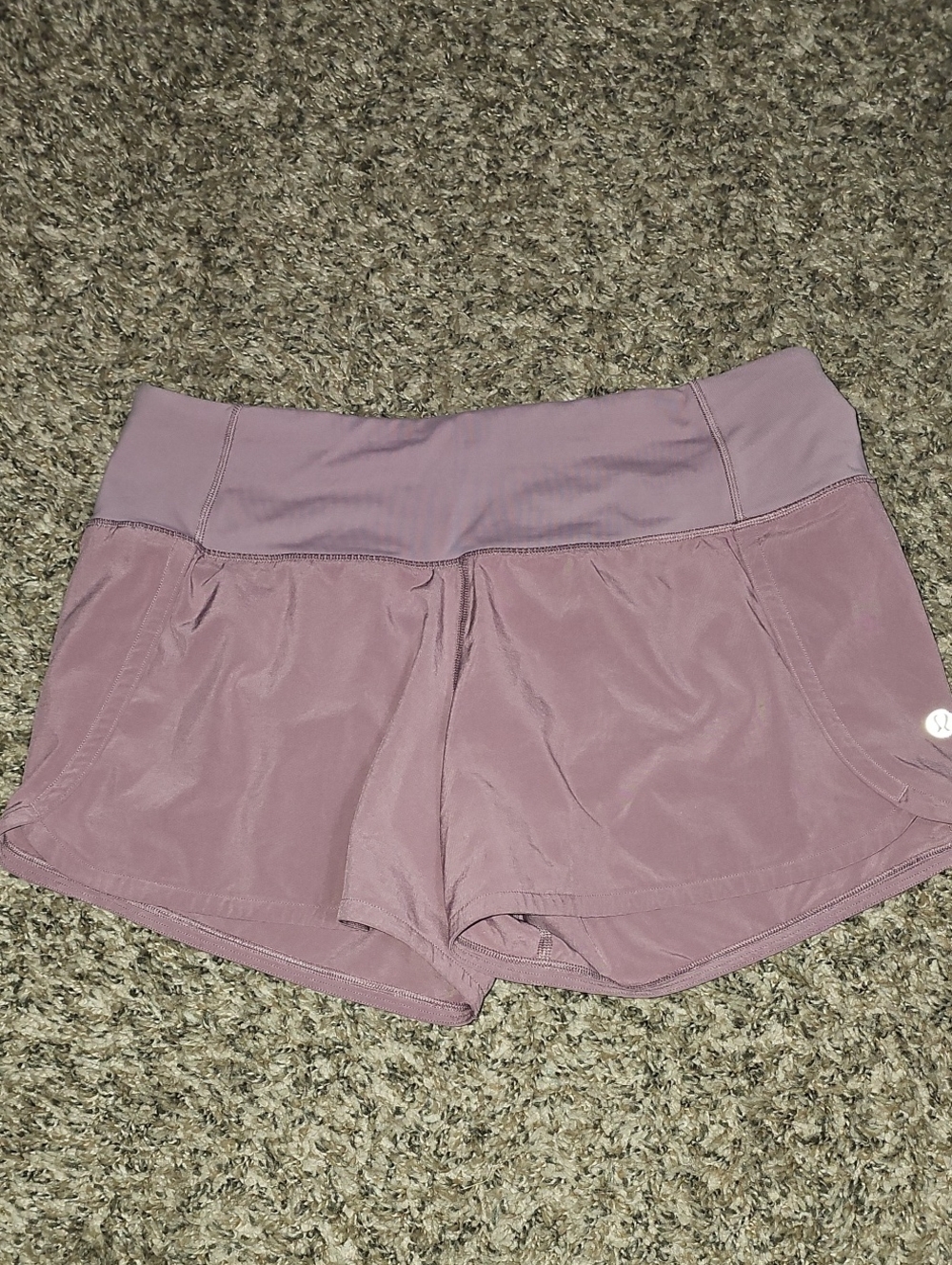 Lululemon Womens Sz 4 Speed Up Shorts! 4"! Beautiful Purple Color!